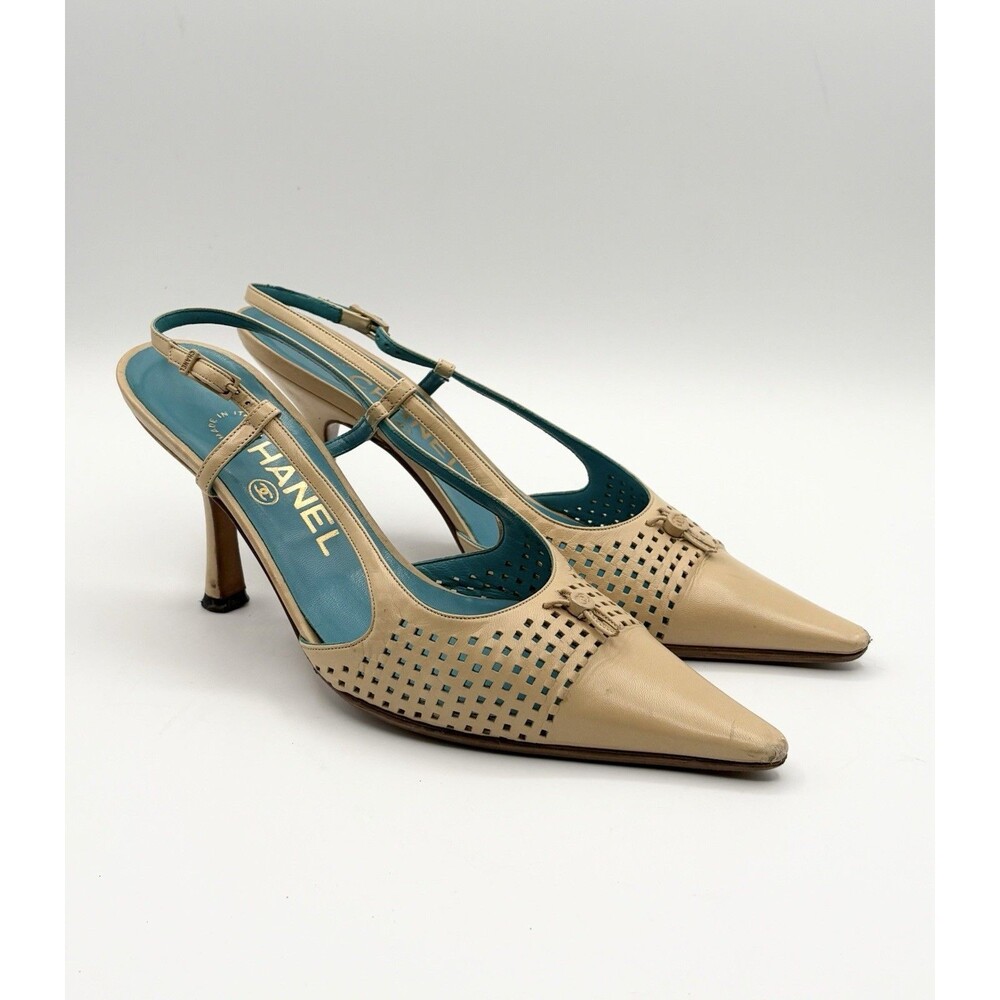 Chanel Beige Leather Perforated Slingback Heels w/ CC Charm Accent EU 35.5 - Picture 4 of 14